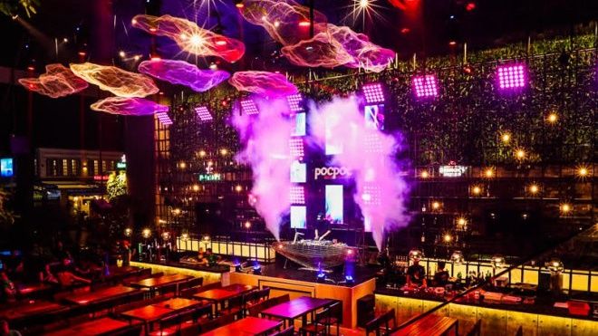 Tuấn Hưng và Nimbia 'đốt cháy' sân khấu khổng lồ của POC POC Beer Garden