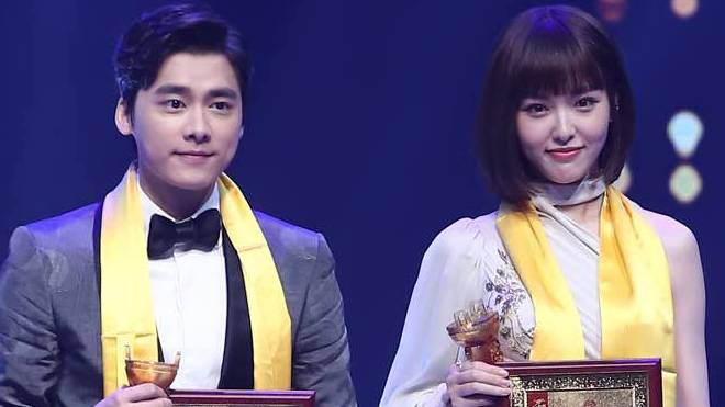 Đường Yên, Lý Dịch Phong tỏa sáng tại lễ trao giải Hoa Đỉnh lần thứ 22