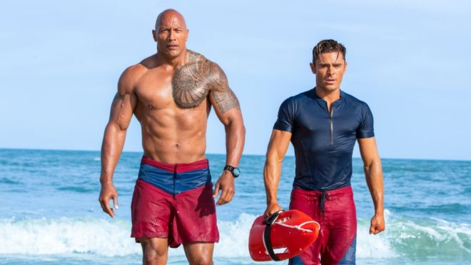 The Rock chỉ trích báo chí đã ‘độc địa’ khi chê ‘Baywatch’