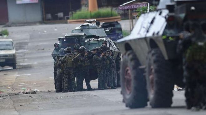 Philippines giao tranh ác liệt với phiến quân, 2.000 dân cầu cứu