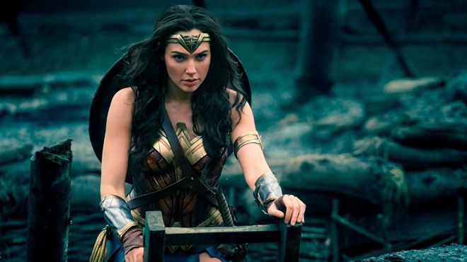 Đúng như dự đoán, 'chị Đại Wonder Woman' đã thống trị phòng vé với loạt kỷ lục