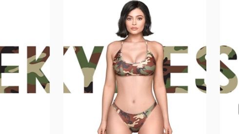 Kylie Jenner lại khiến chị em 'điên đảo' vì tung bộ sưu tập bikini siêu chất hè này