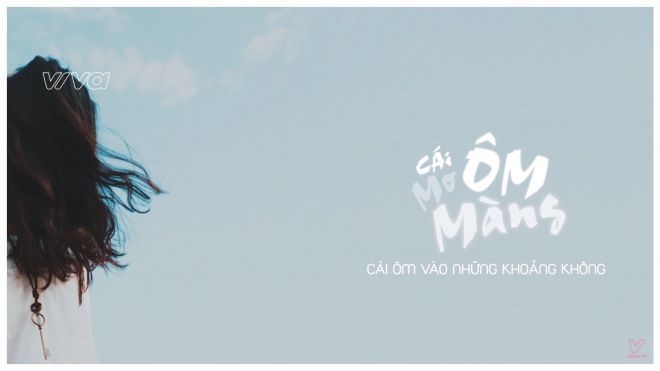 'Cái ôm mơ màng', cái ôm của những người yêu mà lại phải xa