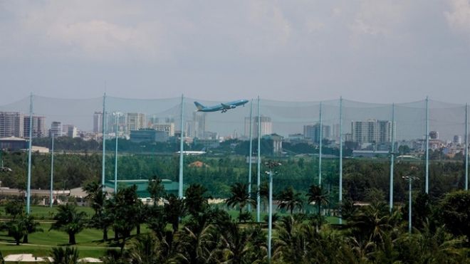 Cận cảnh sân golf VIP nằm trong… sân bay Tân Sơn Nhất