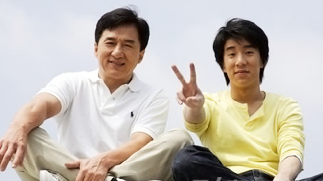 Thành Long phân trần chuyện yêu 'trẻ vị thành niên' của con trai cưng