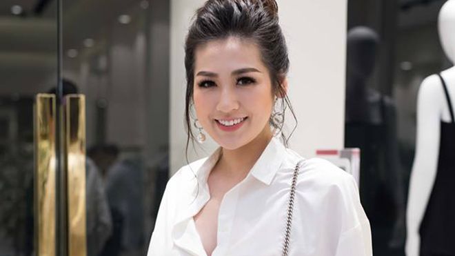 Á hậu Tú Anh 'kín cổng cao tường' nhưng vẫn nổi bật, xinh đẹp