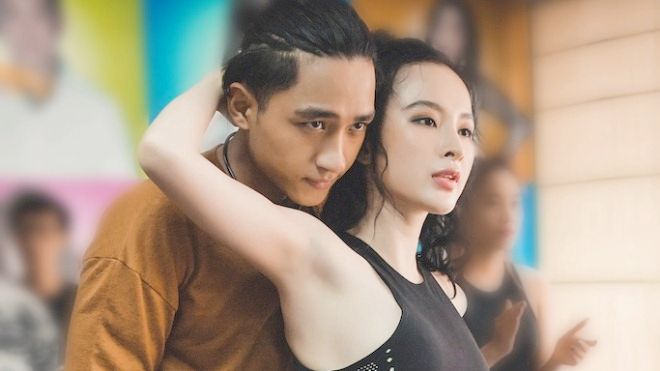 Bận rộn với The Face, Hữu Vi vẫn kịp 'cặp kè' với Angela Phương Trinh trong 'Glee' phiên bản Việt