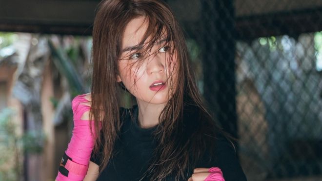Ngọc Trinh 'đổ mồ hôi, sôi nước mắt' tự đóng 100% pha hành động nguy hiểm