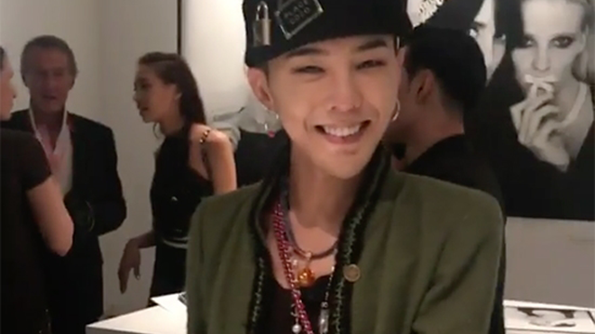 G-Dragon khiến fan xót xa vì dáng vẻ 'da bọc xương' đáng báo động