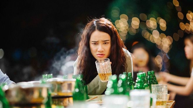 Rũ bỏ hình ảnh thiên thần, Nhã Phương sẽ cực dị, say xỉn và lắm lời trong 'Yêu đi, đừng sợ'