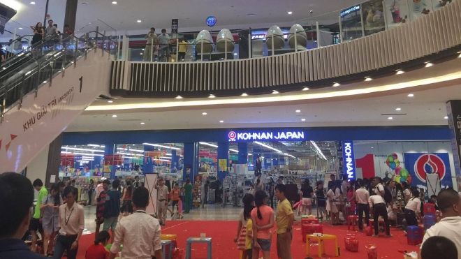Nam thanh niên bất ngờ nhảy lầu tự tử ngay trong khu vui chơi trẻ em ở AEON MALL Bình Tân