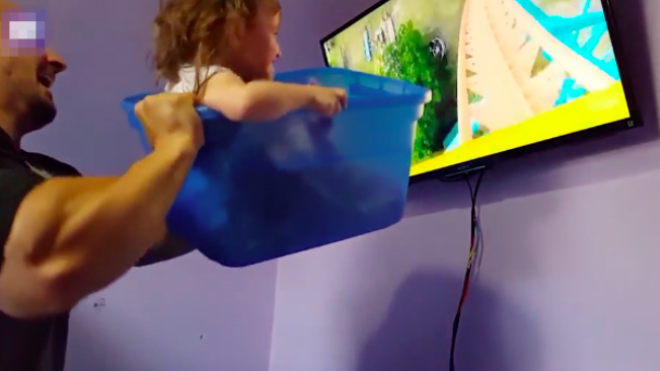 Cách cha nghèo cho con đi Disneyland lay động lòng người