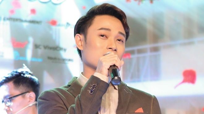 Clip: Trúc Nhân lần đầu thể hiện hit triệu view ‘Ngồi hát đỡ buồn’ ngọt như ‘nuốt đĩa’