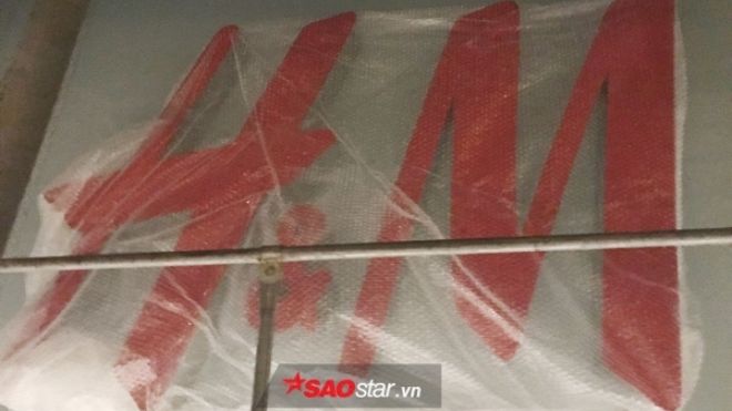 H&M tiến hành treo logo, 'đơn phương độc mã' chiến đấu với 3 anh em nhà Inditex