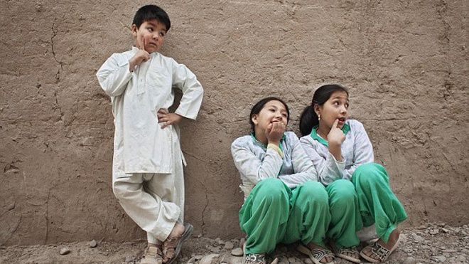 Số phận những cô bé bị ép trở thành con trai