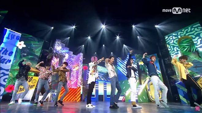 Không màng nghi án đạo nhạc, EXO 'thổi bùng' sân khấu M-Countdown với hit mới