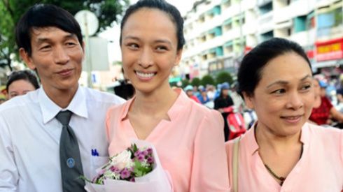 Mẹ Phương Nga công bố con gái bệnh nặng, luật sư bất ngờ phủ nhận thông tin