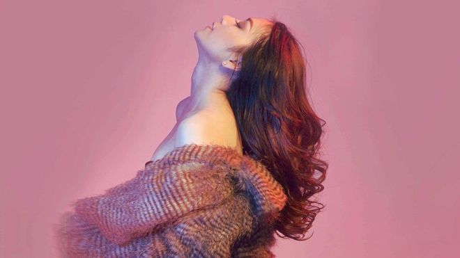 Gợi cảm hết cỡ, Thiều Bảo Trang 'đốt mắt' người xem trong sản phẩm mới