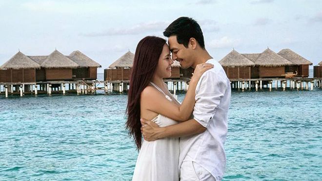 Kỷ niệm 17 năm yêu nhau, MC Phan Anh khoe ảnh mặn nồng bên bà xã tại Maldives