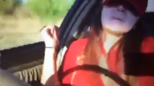 Thay vì kêu cứu, cô gái này đã nhẫn tâm livestream cái chết của em gái trên Instagram