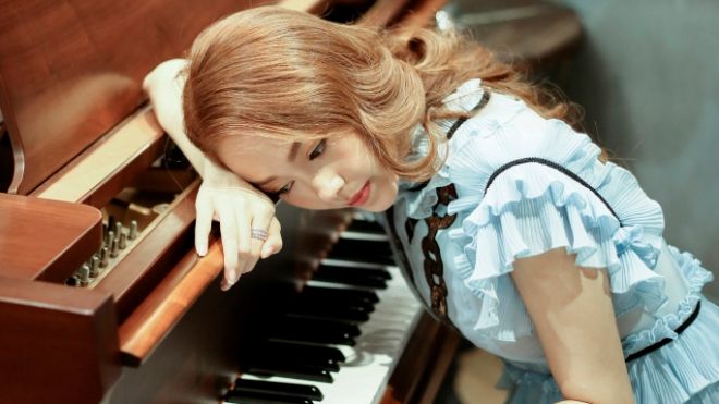 Chỉ đi uống trà, Minh Hằng vẫn khiến fan 'tuột máu' trước vẻ đẹp mặn mà, quyến rũ thế này