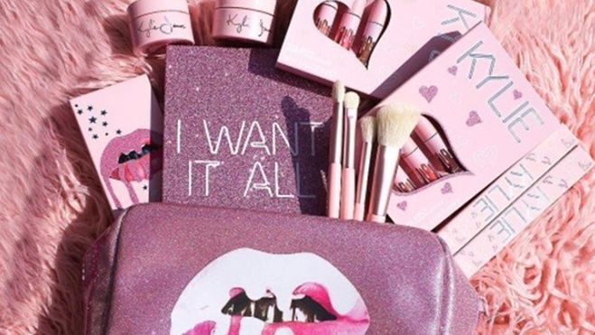 Kylie Cosmetics lại làm các fan 'cháy túi' vì sắp tung ra BST mới xinh mê hồn!