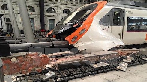 Tai nạn tàu hỏa ở Tây Ban Nha khiến ít nhất 54 người bị thương