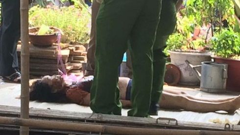 Tuyên Quang: Nghi án chồng giết vợ rồi kê tay cho vợ gối đầu trước khi tự tử