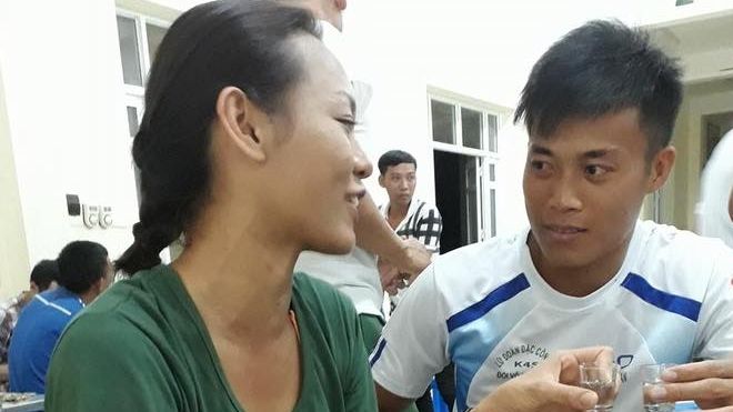 Rò rỉ ảnh Mai Ngô 'nhậu' cùng đồng đội trong Sao nhập ngũ phiên bản nữ