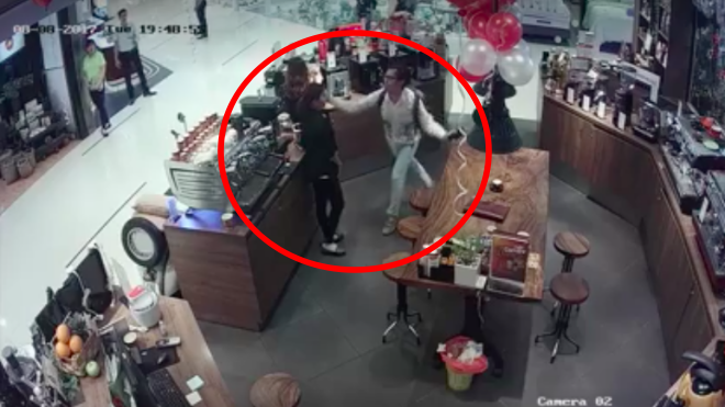 Clip ông chủ chuỗi thương hiệu Khanh Casa nổi tiếng Sài Gòn tấn công phụ nữ mang thai