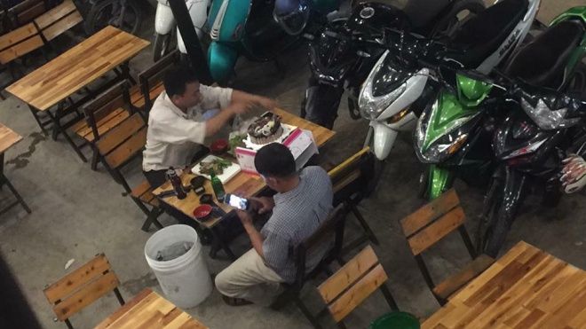 Chiếc bánh sinh nhật và câu chuyện giản dị về mối quan hệ mang tên 'bạn già tri kỷ'