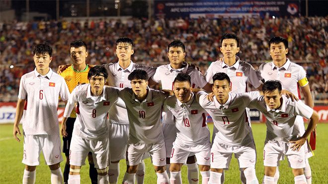 U22 VN ra quân đại thắng: Văn Hậu hóa siêu nhân