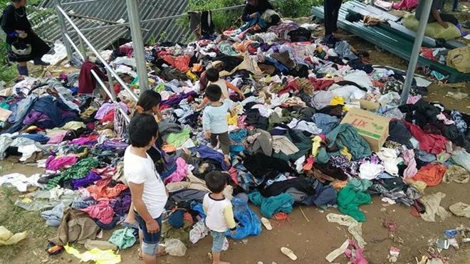 Quyên góp cho vùng lũ: Hàng ngàn bộ quần áo từ thiện thành… rác