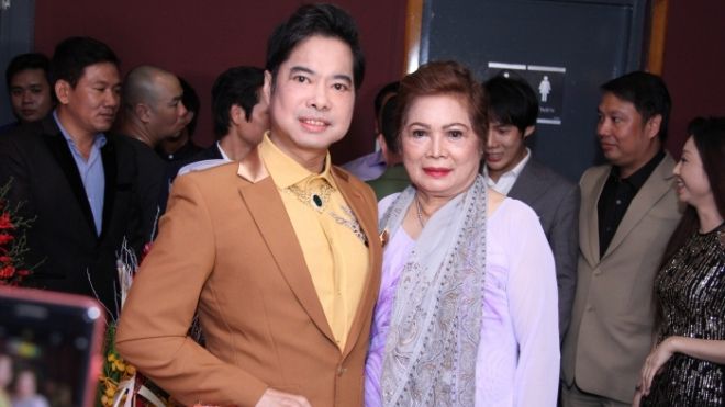 Mẹ Ngọc Sơn tiết lộ phản ứng của 'Ông hoàng nhạc sến' khi lần đầu nghe về 'Giáo sư âm nhạc'