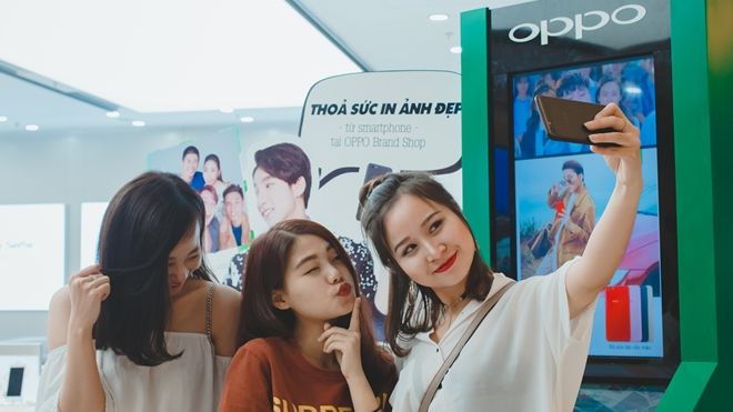 Truy tìm máy in ảnh miễn phí siêu hot đang náo loạn Sài Gòn