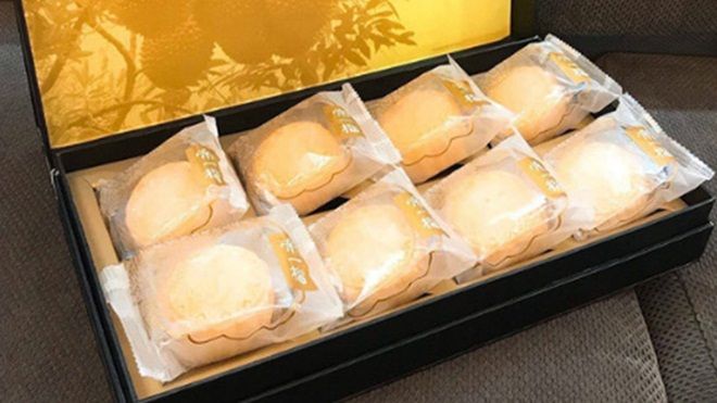 Bánh trung thu nhân sầu riêng tươi giá bạc triệu