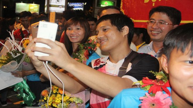 Nữ tuyển thủ VN gửi hết tiền thưởng về cho mẹ đang bệnh nặng