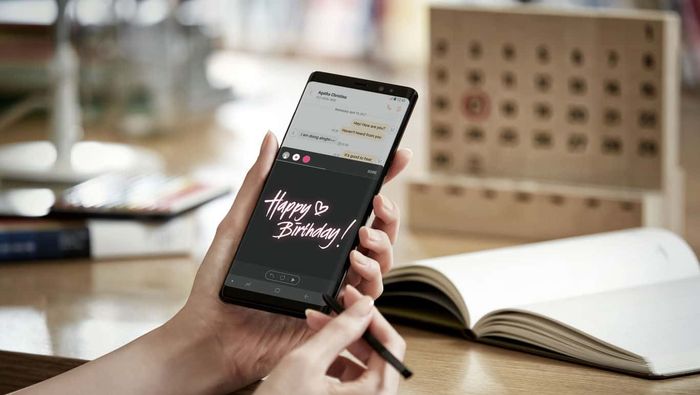 Giới trẻ sẽ phát cuồng vì hình thức gửi tin nhắn đầy mới lạ, độc đáo và ấn tượng này trên Galaxy Note 8