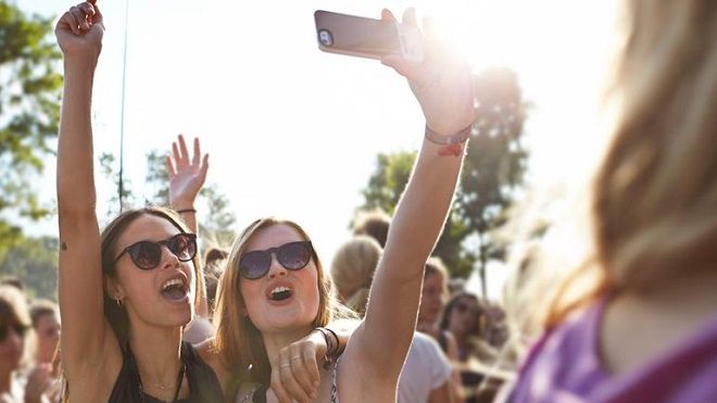 5 cách để “phù phép” ảnh selfie đẹp hơn mà không cần gậy selfie