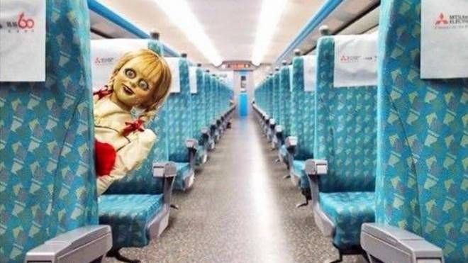 Công ty xe lửa Đài Loan khiếu nại khi búp bê Annabelle xuất hiện trên tàu hỏa