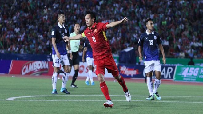 “Đừng chỉ trích, hãy thông cảm với chiến thắng của ĐTVN”