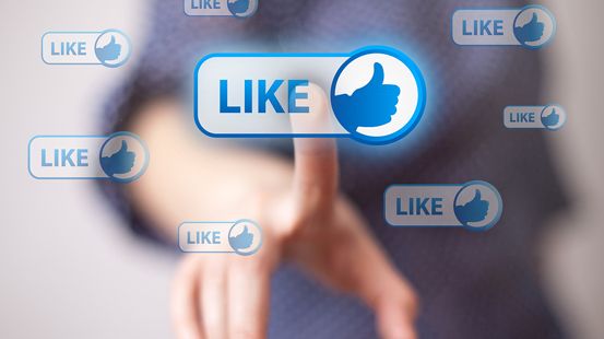 Làm cách nào để thấy tất cả những ảnh mà một người đã like trên Facebook từ trước tới nay?