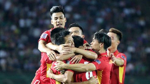 Chỉ tập 4 ngày, Mourinho cũng khó làm tốt hơn HLV Mai Đức Chung