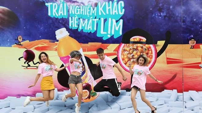 Tự sướng kiểu mới như Hot Teen Hà Nội cùng bể chanh leo khổng lồ tại Back to school Pushmax