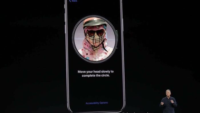 Dù iPhone X có bảo mật khuôn mặt hiện đại thế nào, nhưng cũng chào thua với thói quen này của người Việt