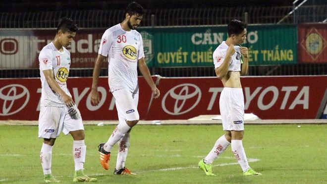 10 lần mất bóng của Công Phượng và trận thua kỳ lạ của HAGL