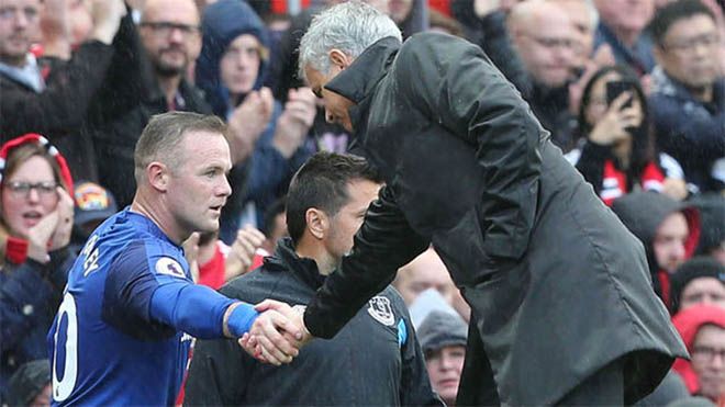 Wayne Rooney: Tỷ phú không nhà và 'cái thảm chùi chân'