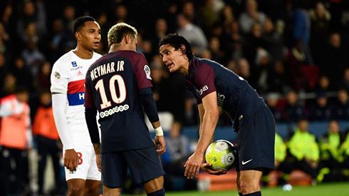 Neymar suýt đấm Cavani trong phòng thay đồ, PSG sắp nguy to