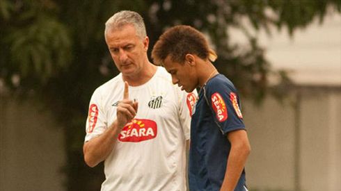 Bị từ chối đá phạt đền, Neymar chửi thẳng mặt và khiến HLV phải rời đội bóng