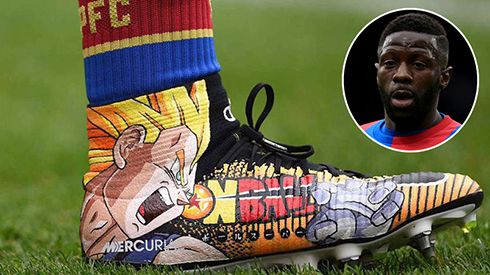 Cầu thủ vô danh bỗng nổi tiếng nhờ đi giày… siêu Xayda 'độc nhất vô nhị'